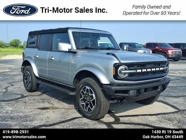 2021 Ford Bronco Outer Banks — photo 1 of 13
