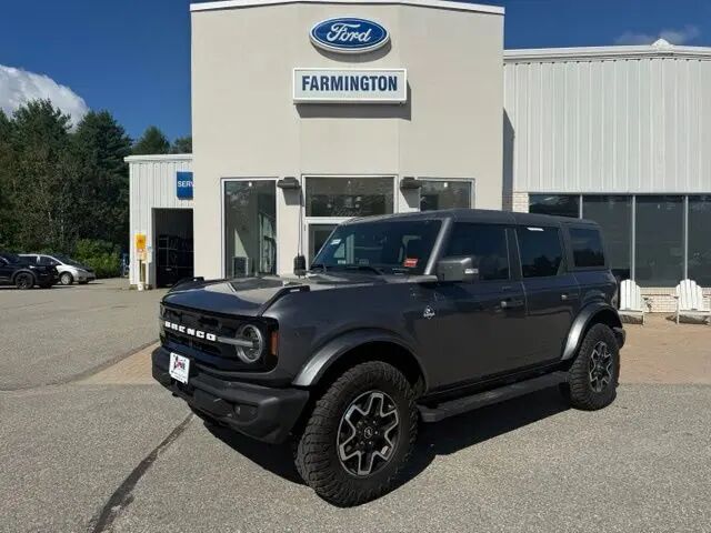 2021 Ford Bronco Outer Banks — photo 1 of 49