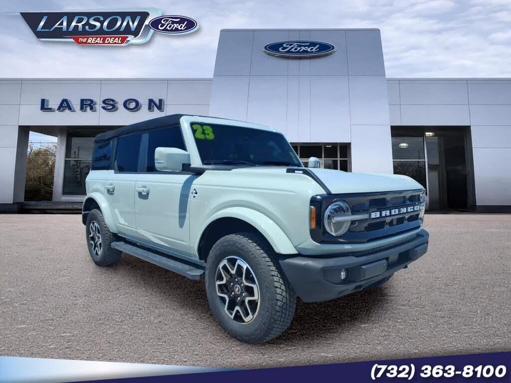 2023 Ford Bronco Outer Banks — photo 1 of 1