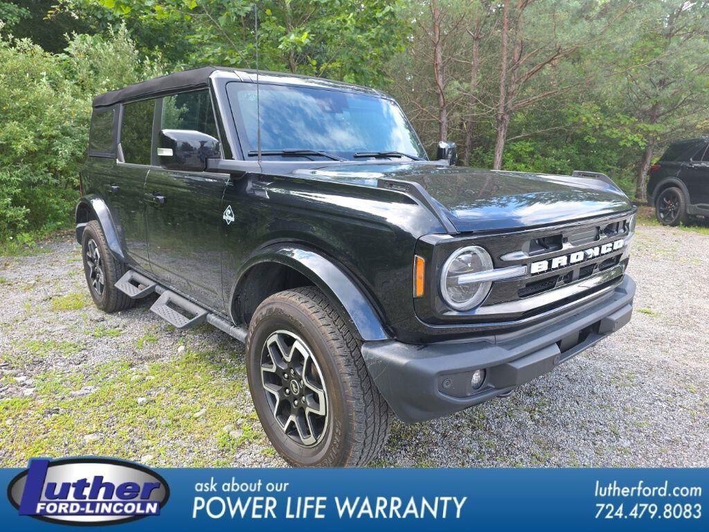 2023 Ford Bronco Outer Banks — photo 1 of 2