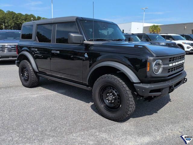 2023 Ford Bronco Black Diamond — photo 1 of 27