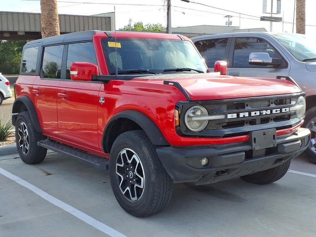 2023 Ford Bronco Outer Banks — photo 1 of 4