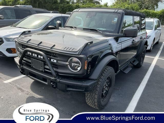 2023 Ford Bronco Black Diamond — photo 1 of 13