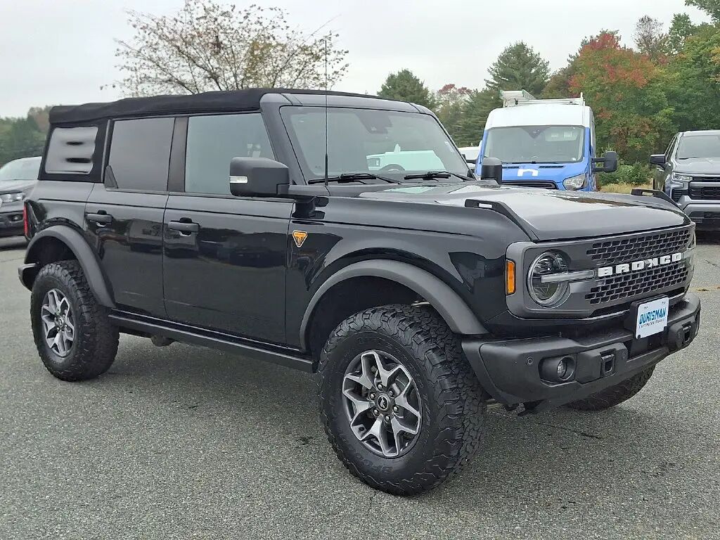 2022 Ford Bronco Base Advanced — photo 1 of 13