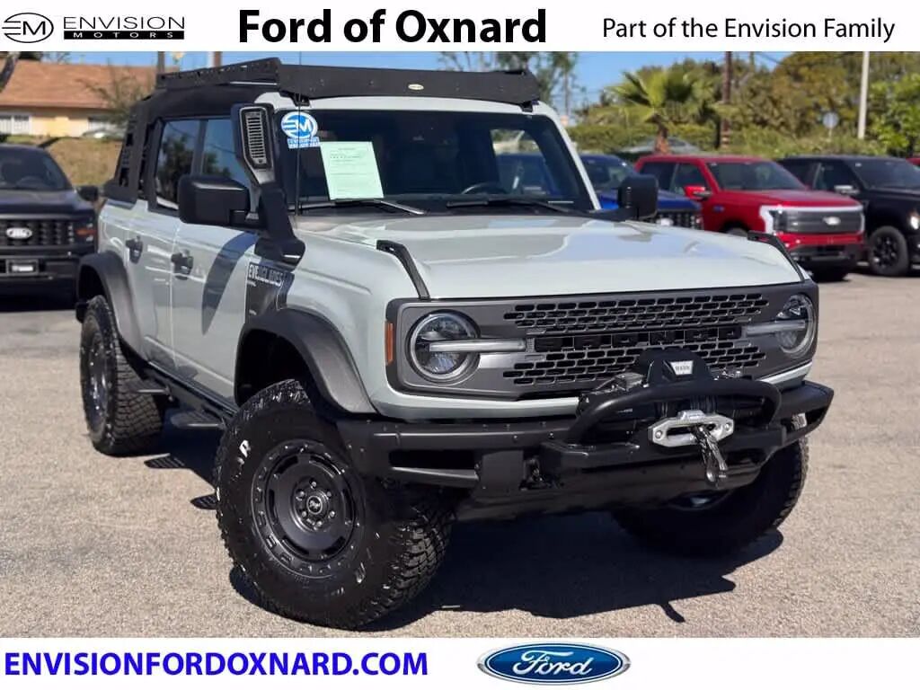 2023 Ford Bronco Base Advanced — photo 1 of 13