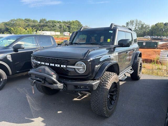2022 Ford Bronco Base Advanced — photo 1 of 13
