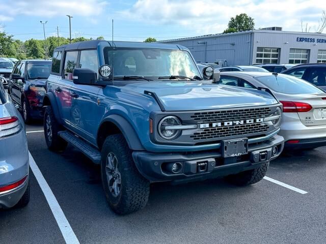 2023 Ford Bronco Base Advanced — photo 1 of 13