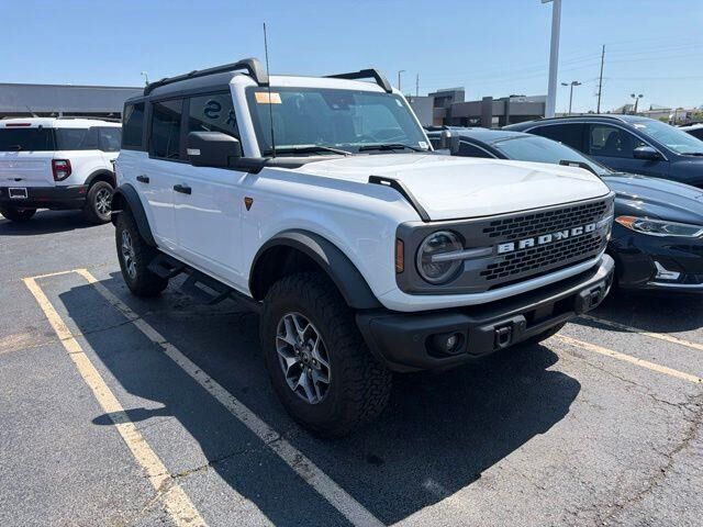 2023 Ford Bronco Base Advanced — photo 1 of 39