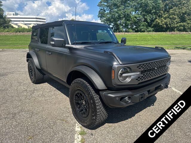 2022 Ford Bronco Base Advanced — photo 1 of 26