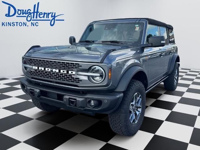 2023 Ford Bronco Base Advanced — photo 1 of 26
