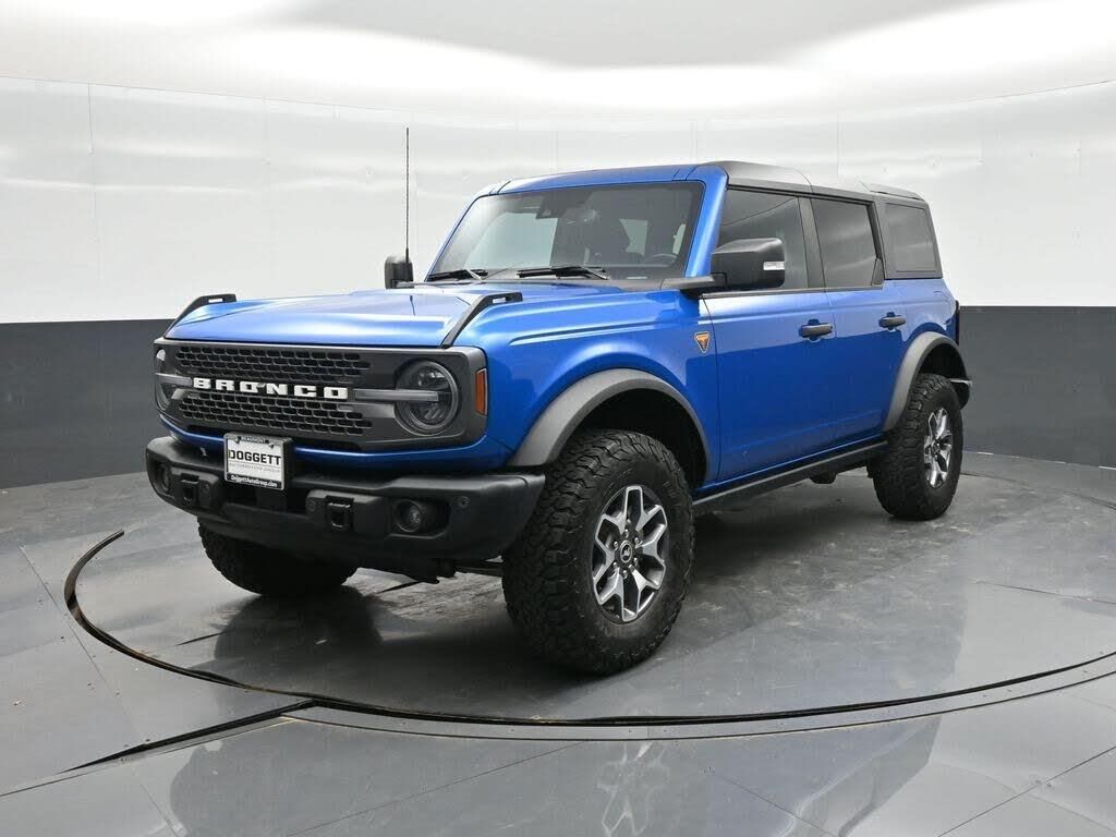 2023 Ford Bronco Base Advanced — photo 1 of 1
