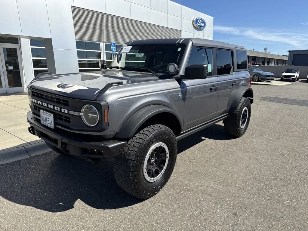 2022 Ford Bronco Base Advanced — photo 1 of 13
