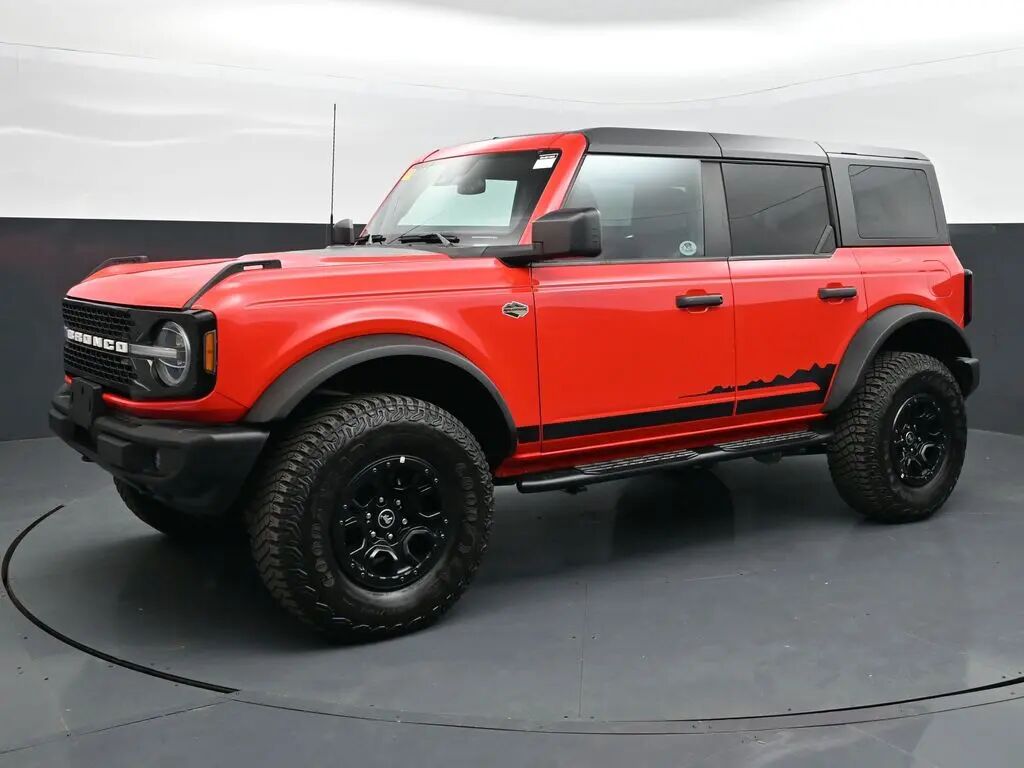 2022 Ford Bronco Base Advanced — photo 1 of 11