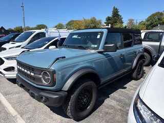 2023 Ford Bronco Base Advanced