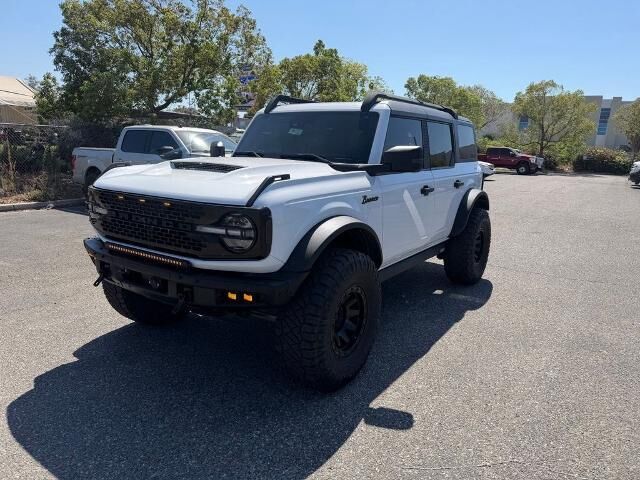 2023 Ford Bronco Base Advanced — photo 1 of 10