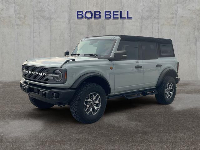 2023 Ford Bronco Base Advanced — photo 1 of 13