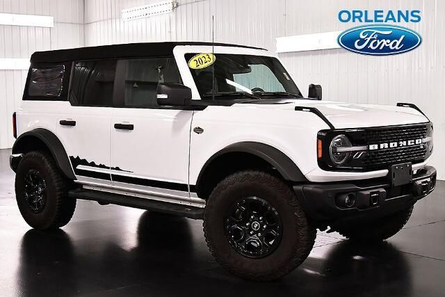 2023 Ford Bronco Badlands Advanced — photo 1 of 26