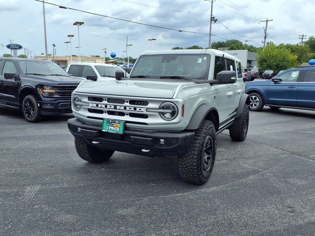 2022 Ford Bronco Base Advanced — photo 1 of 5