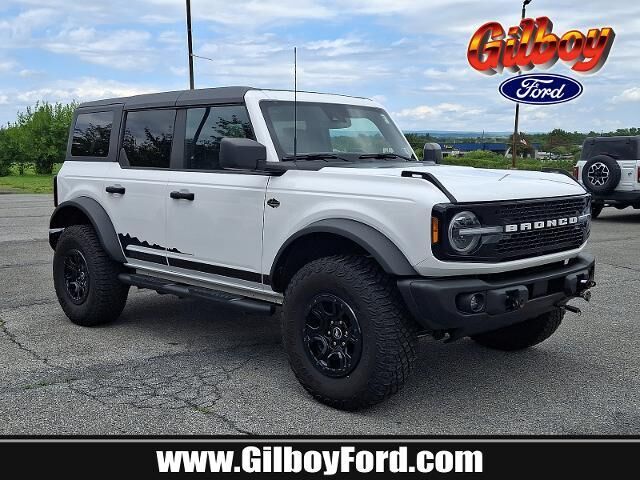 2023 Ford Bronco Base Advanced — photo 1 of 13