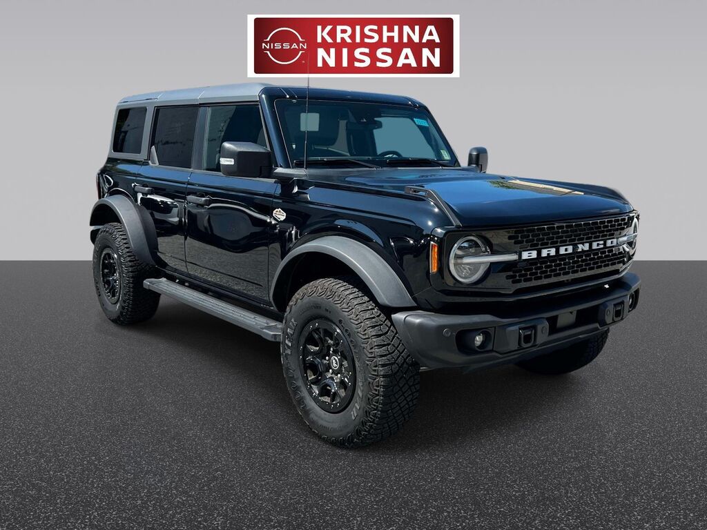 2023 Ford Bronco Base Advanced — photo 1 of 13
