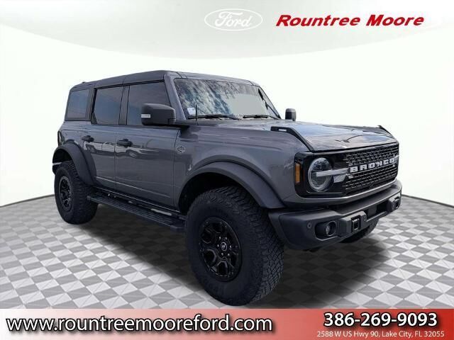 2023 Ford Bronco Base Advanced — photo 1 of 26