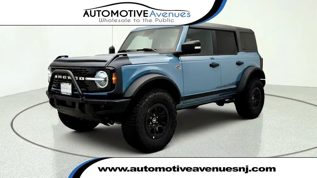 2023 Ford Bronco Base Advanced — photo 1 of 26