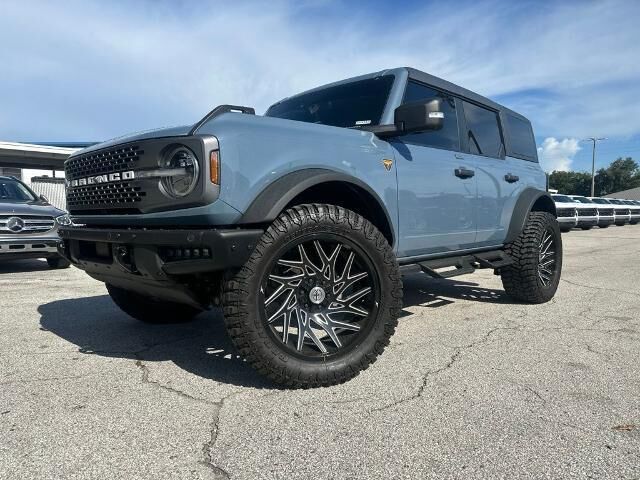 2023 Ford Bronco Outer Banks Advanced — photo 1 of 26