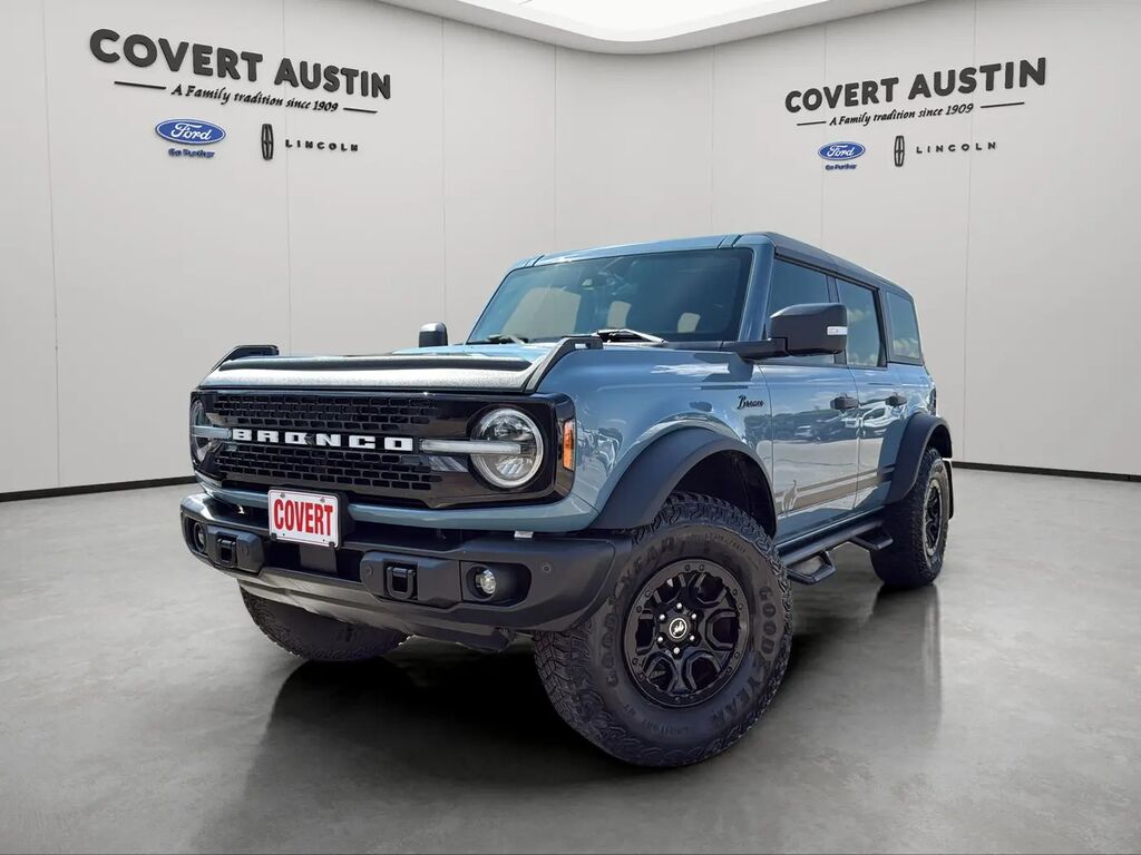 2023 Ford Bronco Base Advanced — photo 1 of 13