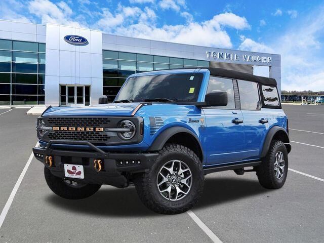 2023 Ford Bronco Base Advanced — photo 1 of 13
