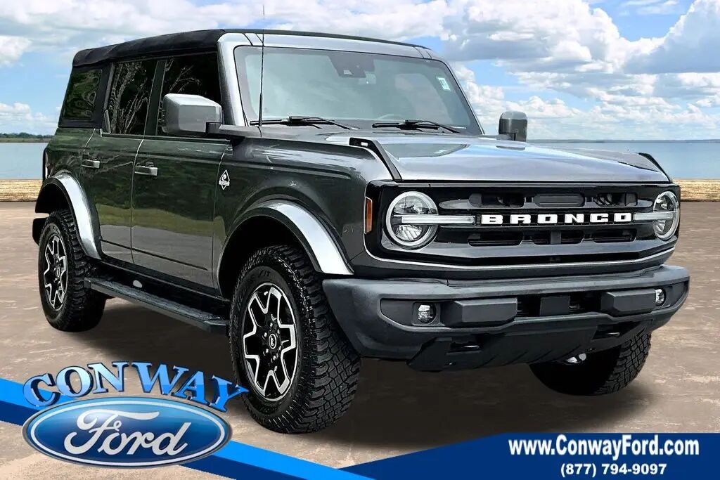 2023 Ford Bronco Big Bend Advanced — photo 1 of 12