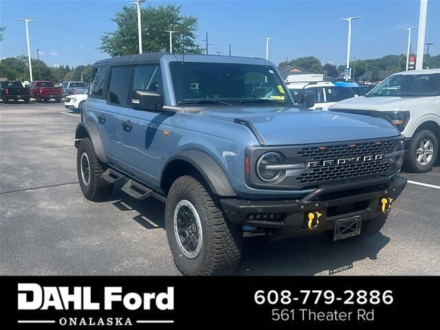 2023 Ford Bronco Wildtrak Advanced — photo 1 of 13