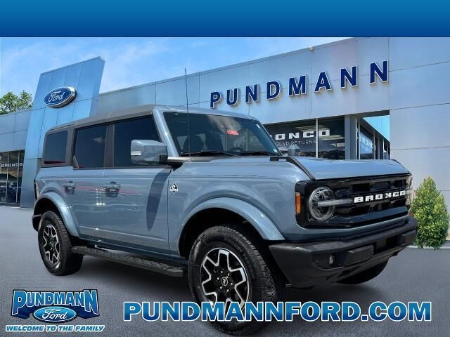 2023 Ford Bronco Base Advanced — photo 1 of 26