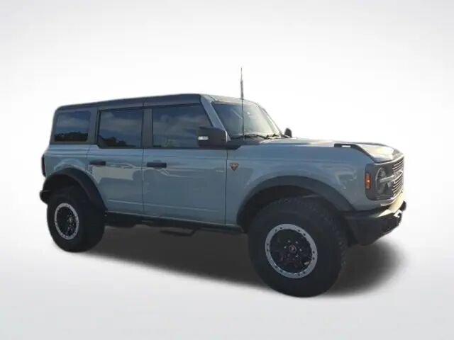 2023 Ford Bronco Base Advanced — photo 1 of 13