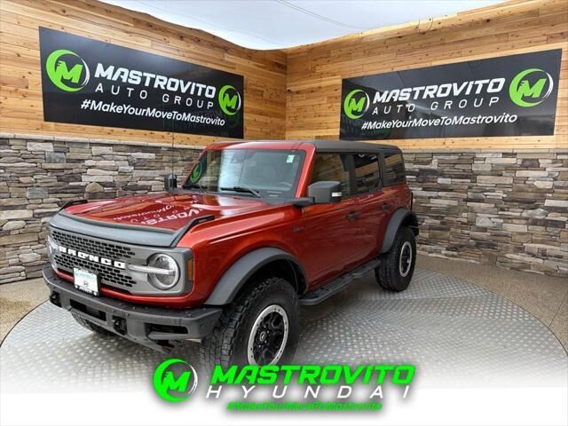 2022 Ford Bronco Base Advanced — photo 1 of 13