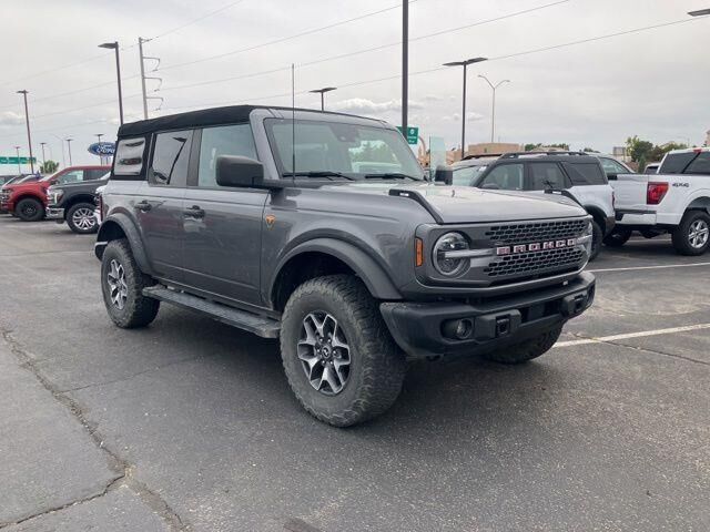 2023 Ford Bronco Outer Banks Advanced — photo 1 of 2