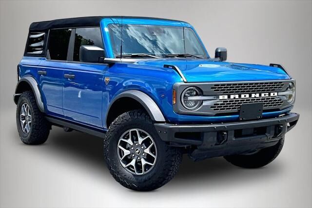 2023 Ford Bronco Base Advanced — photo 1 of 13