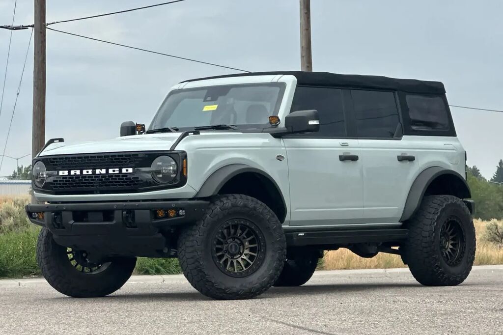 2022 Ford Bronco Wildtrak Advanced — photo 1 of 26