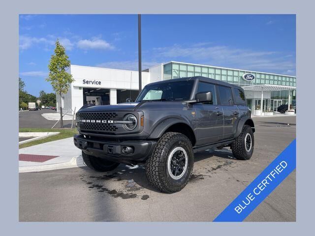 2022 Ford Bronco Base Advanced — photo 1 of 26