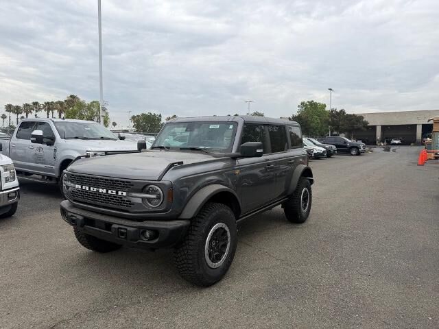 2022 Ford Bronco Badlands Advanced — photo 1 of 13