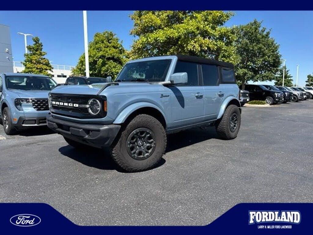 2023 Ford Bronco Base Advanced — photo 1 of 27