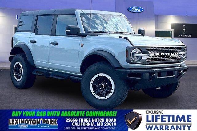 2023 Ford Bronco Base Advanced — photo 1 of 13