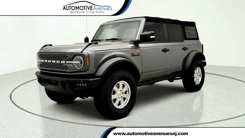 2022 Ford Bronco Base Advanced — photo 1 of 26