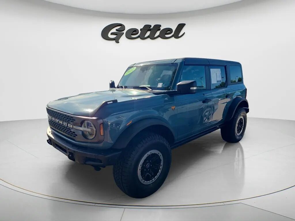 2022 Ford Bronco Base Advanced — photo 1 of 13