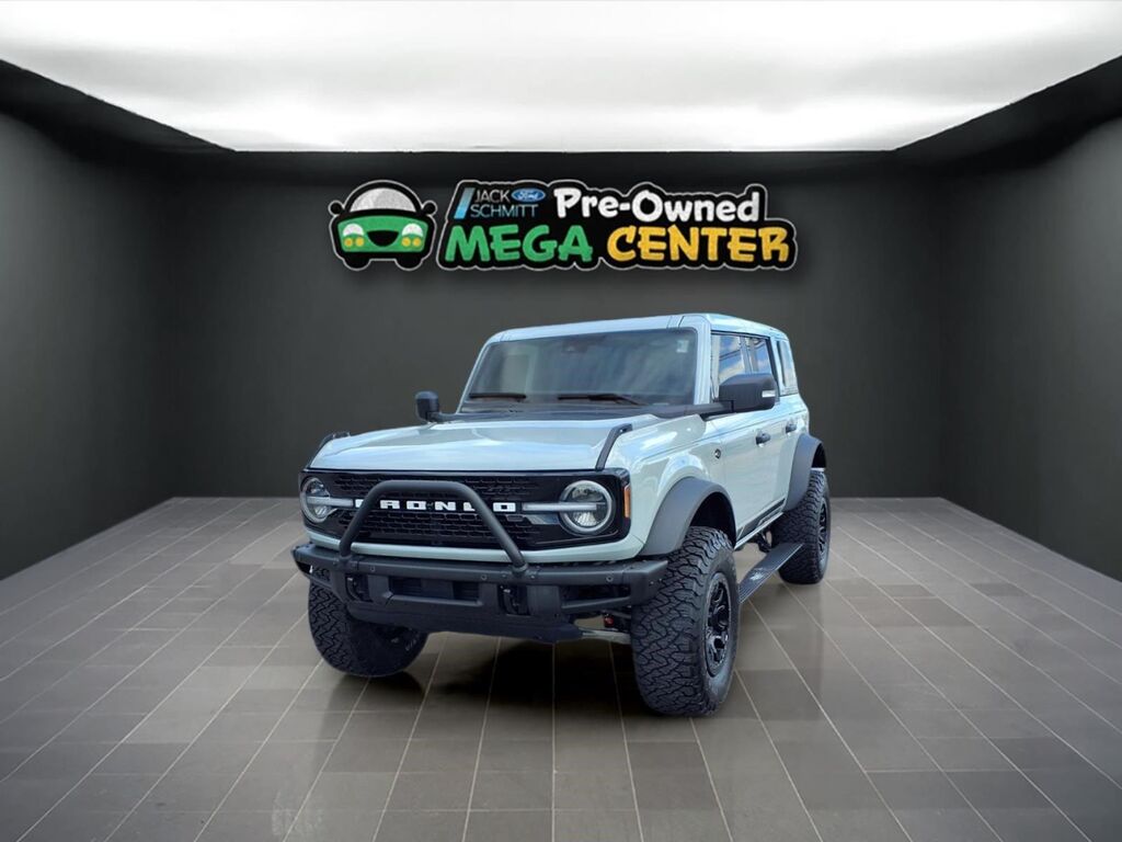 2023 Ford Bronco Outer Banks Advanced — photo 1 of 2