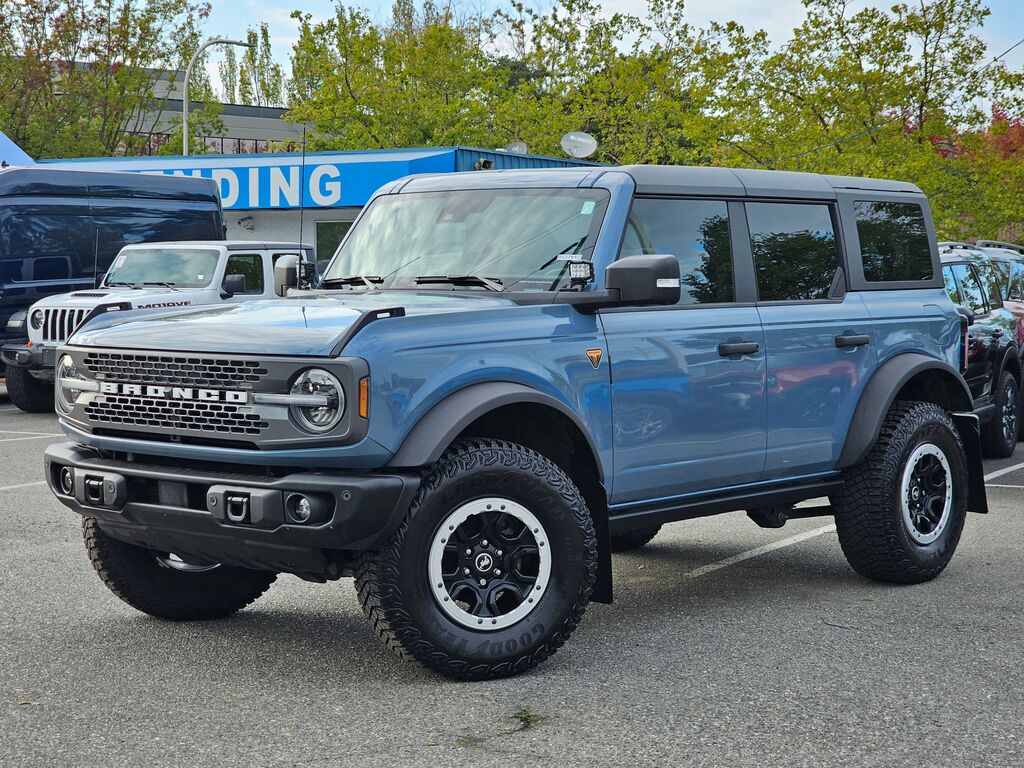 2023 Ford Bronco Badlands — photo 1 of 13