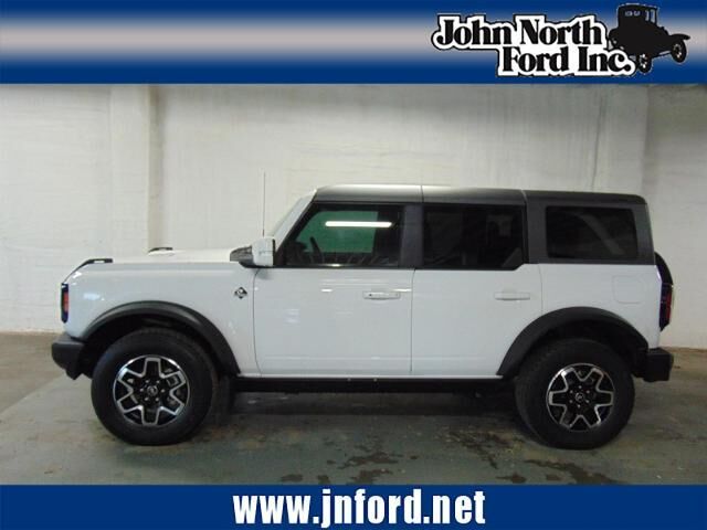 2023 Ford Bronco Outer Banks Advanced — photo 1 of 13