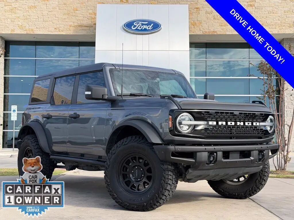 2023 Ford Bronco Base Advanced — photo 1 of 13