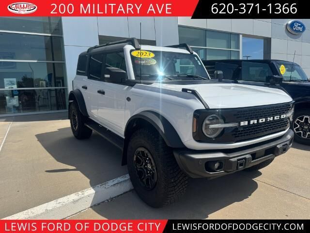2023 Ford Bronco Big Bend Advanced — photo 1 of 13