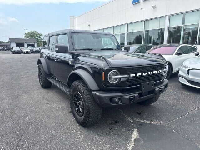 2023 Ford Bronco Base Advanced — photo 1 of 24