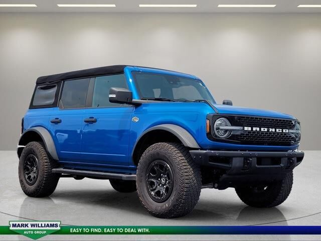 2023 Ford Bronco Black Diamond Advanced — photo 1 of 38
